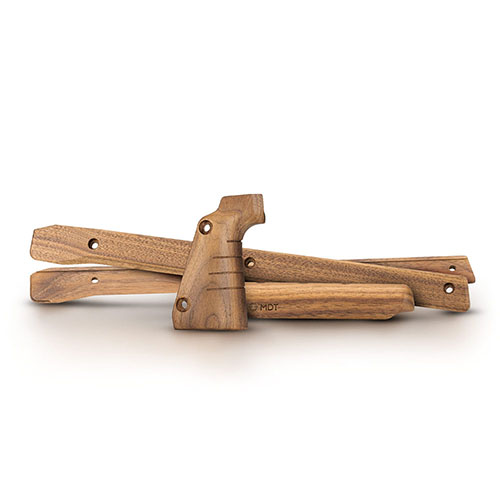 MDT - XRS Walnut Kit förvandlar din MDT XRS Chassis System med elegant, maskinbearbetad valnöt som ger en traditionell känsla utan att kompromissa med funktion och styvhet.